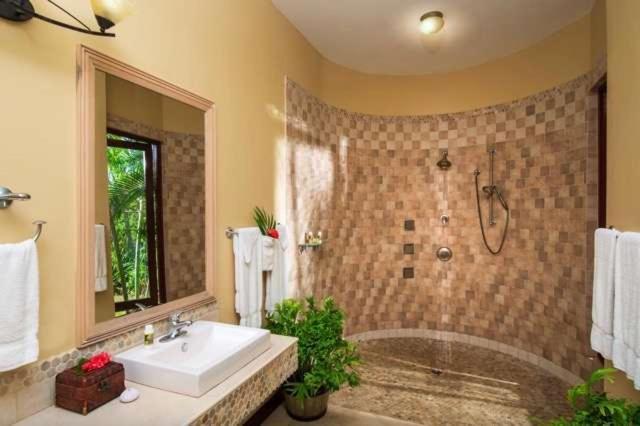 Hospitality Expert Little Waters Villa Негрил Экстерьер фото