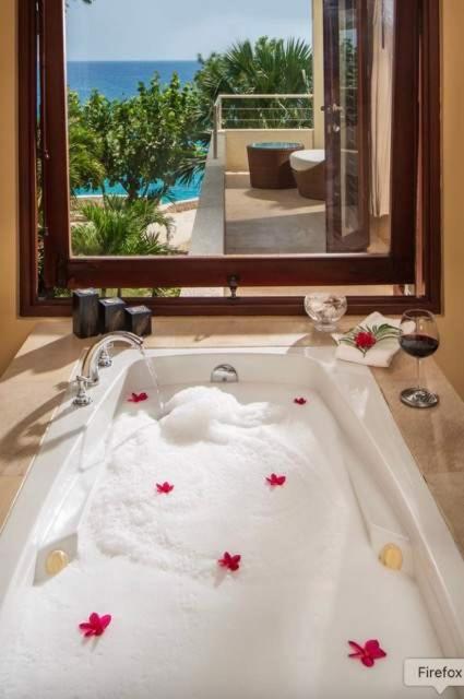 Hospitality Expert Little Waters Villa Негрил Экстерьер фото